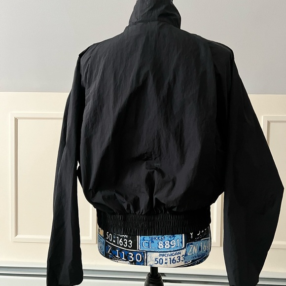 M AIR JORDAN WOMENS FLIGHT ZIP UP WOVEN JACKET - Picture 4 of 4